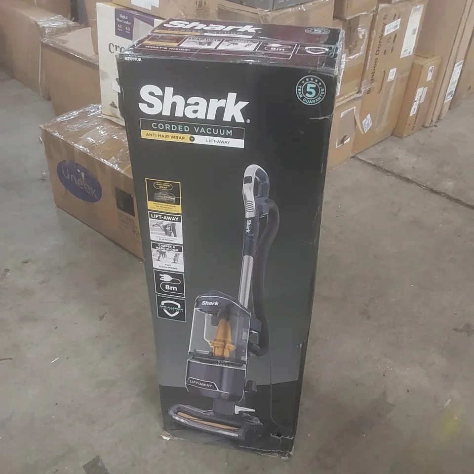 BOXED SHARK CORDED VACUUM CLEANER 