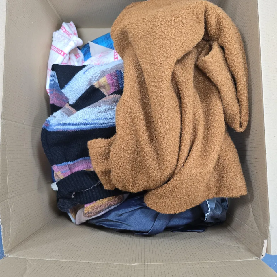 BOX OF APPROXIMATELY 20 ASSORTED CLOTHING ITEMS TO INCLUDE IZABEL LONDON ETC