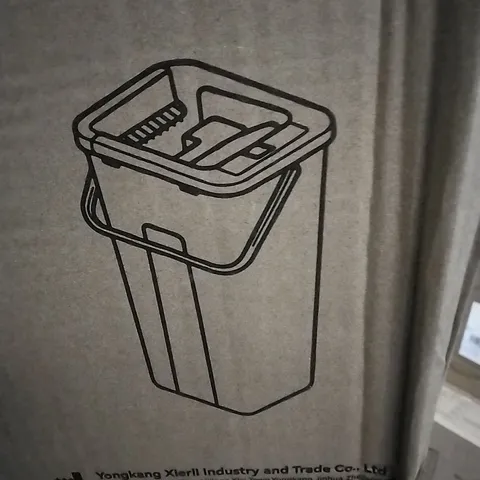 BOXED LIFE IDEAS MOP BUCKET 