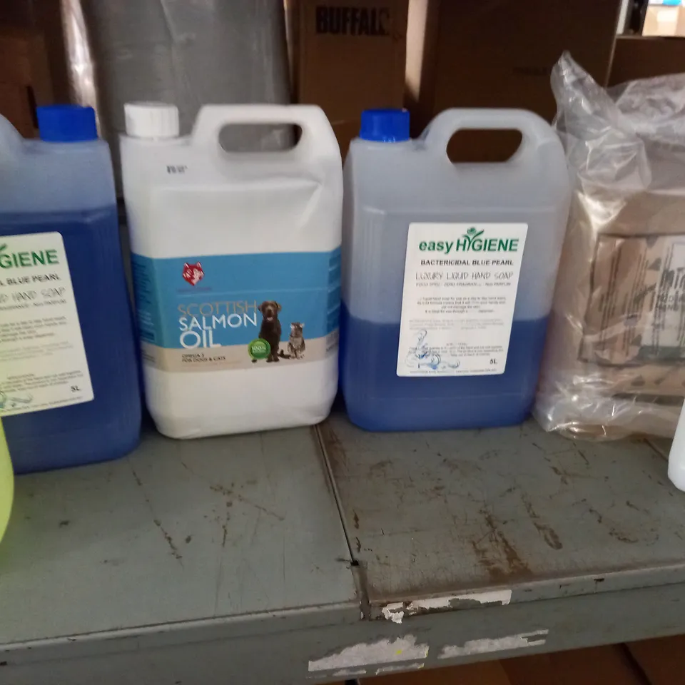 LOT OF 11 ASSORTED HOME LIQUID ITEMS TO INCLUDE CARLUBE AD BLUE, BAYLISS & HARDING REFILLS AND SCOTTISH SALMON OIL - COLLECTION ONLY