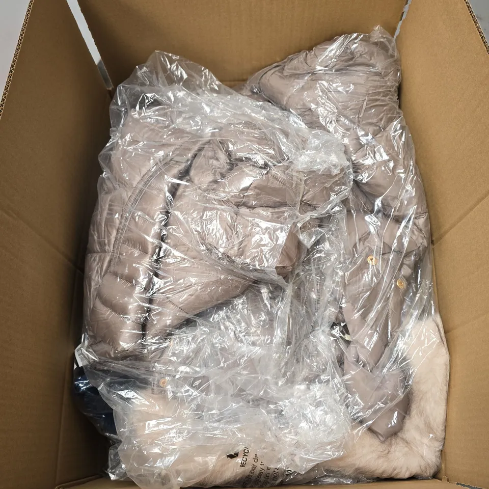 BOX OF APPROXIMATELY 20 ASSORTED HOUSEHOLD ITEMS TO INCLUDE REGATTA CLOTHING ETC