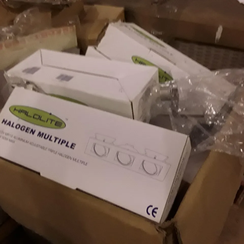 PALLET OF BRAND NEW HOMEWARE STOCK INCLUDING HALOGEN MULTIPLE LIGHTS & LIGHT BULBS