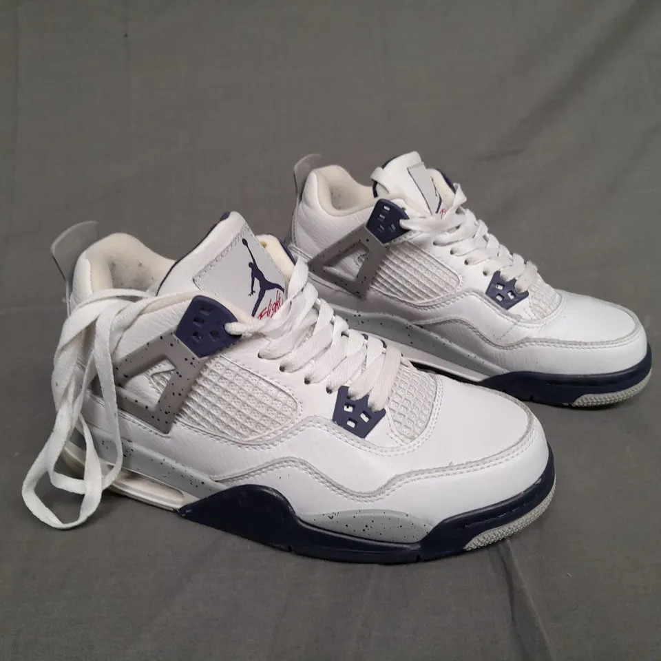 BOXED PAIR OF AIR JORDAN 4 RETRO WHITE/MIDNIGHT NAVY SIZE UK 4.5