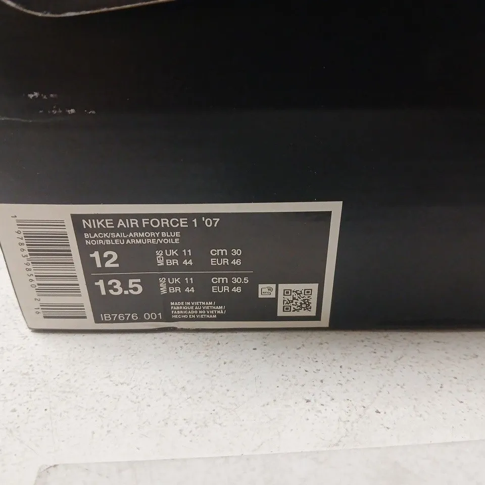 NIKE AIR FORCE 1 '07 SNEAKERS – BLACK PATENT/GREY, UK 11 (US 12)