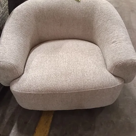 SMALL INDOOR SOFA SEAT 
