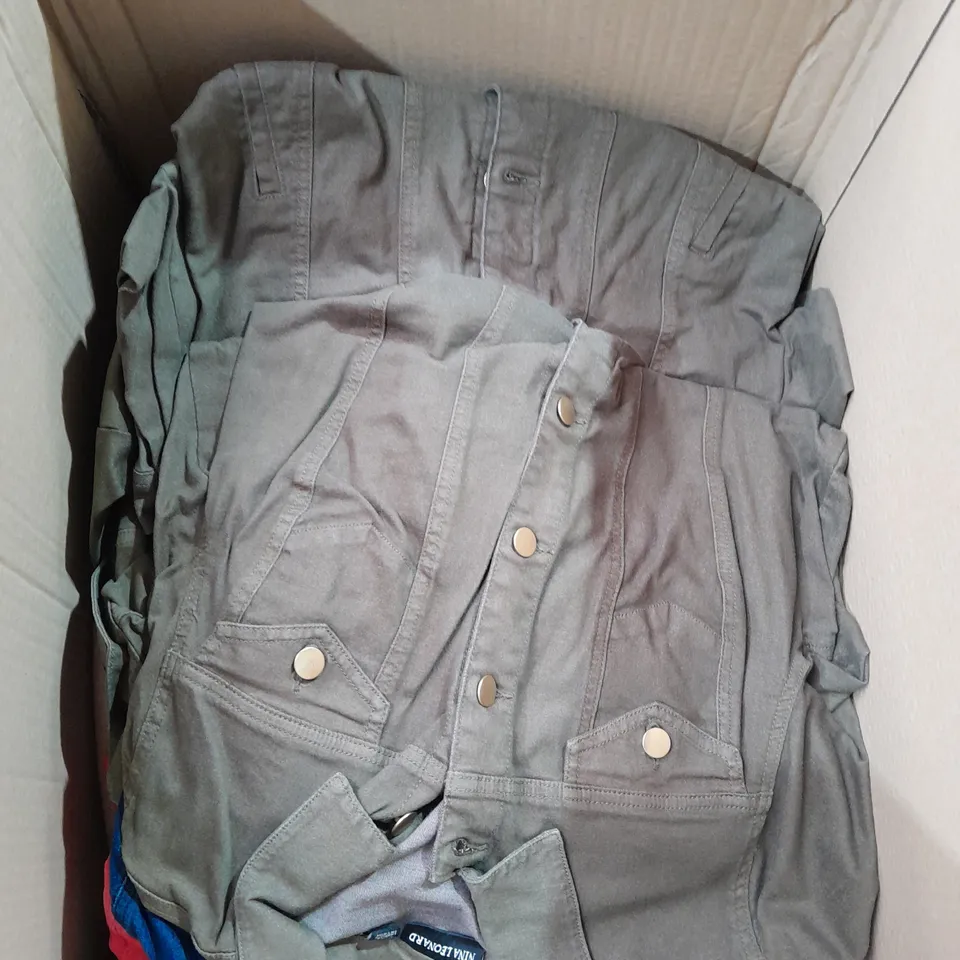 LARGE BOX OF ASSORTED CLOTHING ITEMS ALL IN DIFFRENT COLOURS AND SIZES