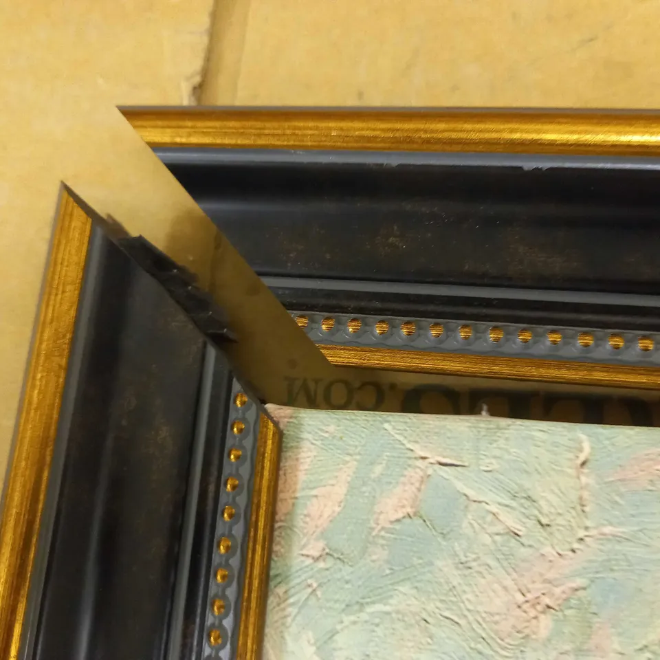 DECORATIVE WALL CANVAS IN FRAME