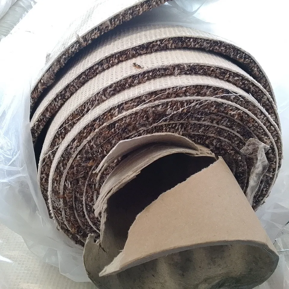ROLL OF QUALITY STS HERITAGE LUXURY ACTIONBAC COFFEE CARPET APPROXIMATELY 4.9X4M
