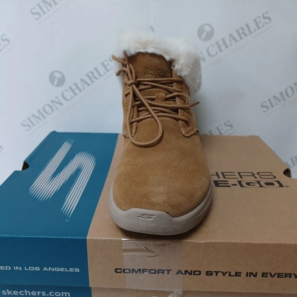 SKECHERS GO WALK ANKLE BOOTS SIZE 4
