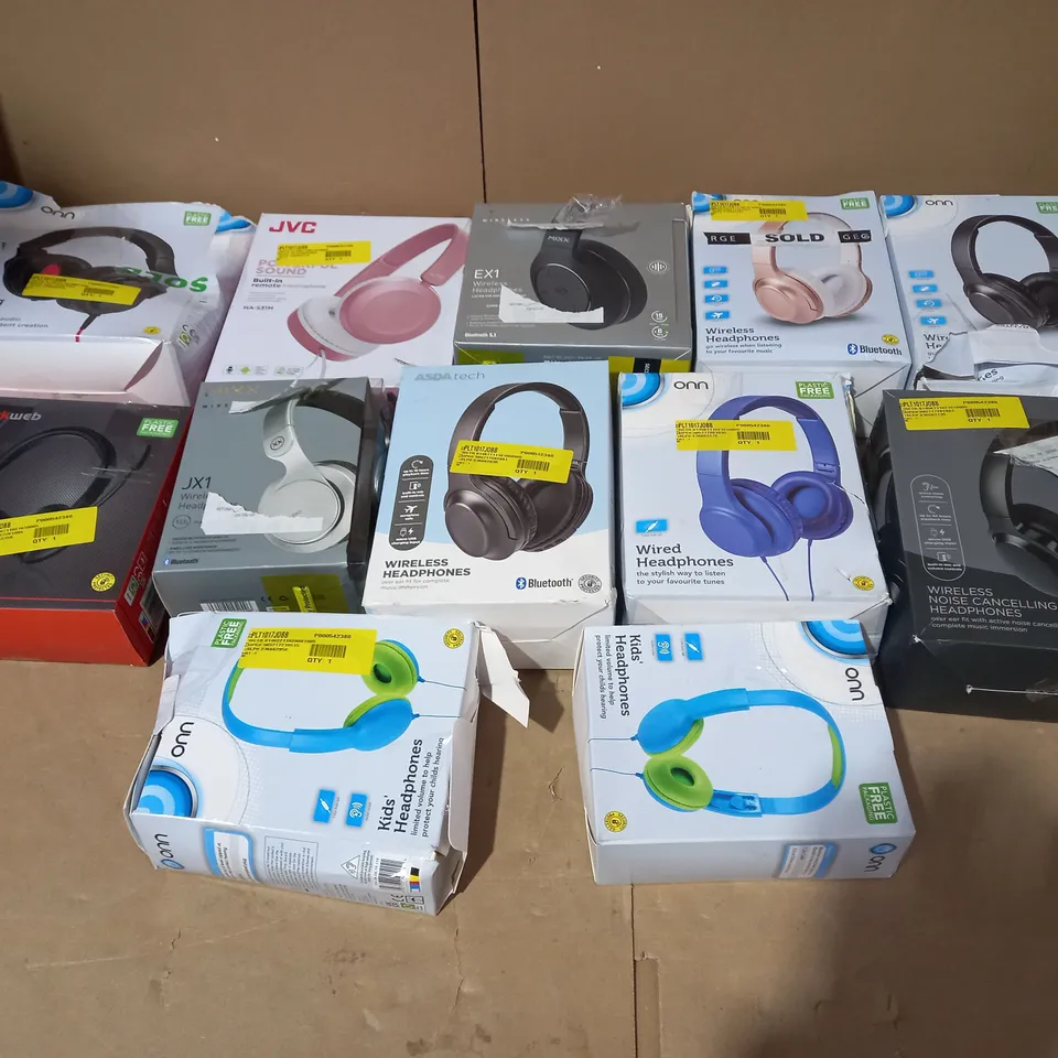 LOT OF APPROX. 12 ASSORTED HEADPHONES TO INCLUDE JVC, MIXX, ONN ETC