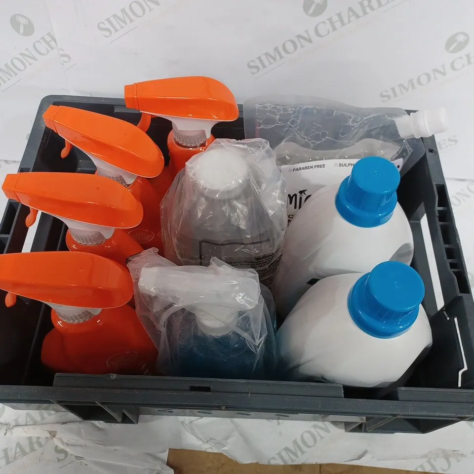 BOX OF APPROX 9 ASSORTED ITEMS TO INCLUDE - MR MUSCLE TOUGH DEGREASER - DETTOL LAUNDRY SANITISER - METHOD BATHROOM CLEANER ECT - COLLECTION ONLY