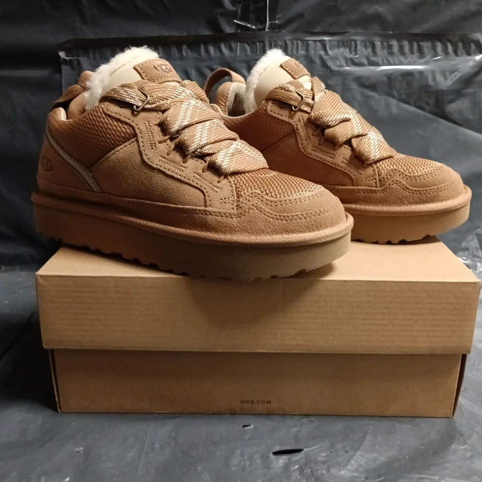 BOXED PAIR OF UGG LOWMEL SHOES IN CHESTNUT SIZE UK 4