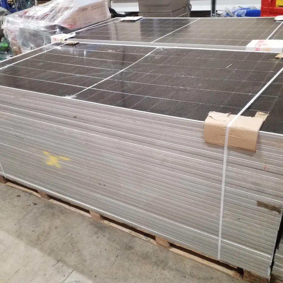 PALLET CONTAINING 30 SOLAR PANELS
