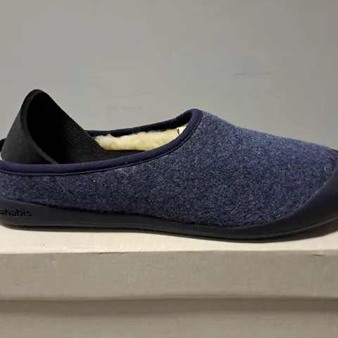 BOXED WELCOME HOME MAHABIS CURVE SHOES IN BLUE - UK 5.5