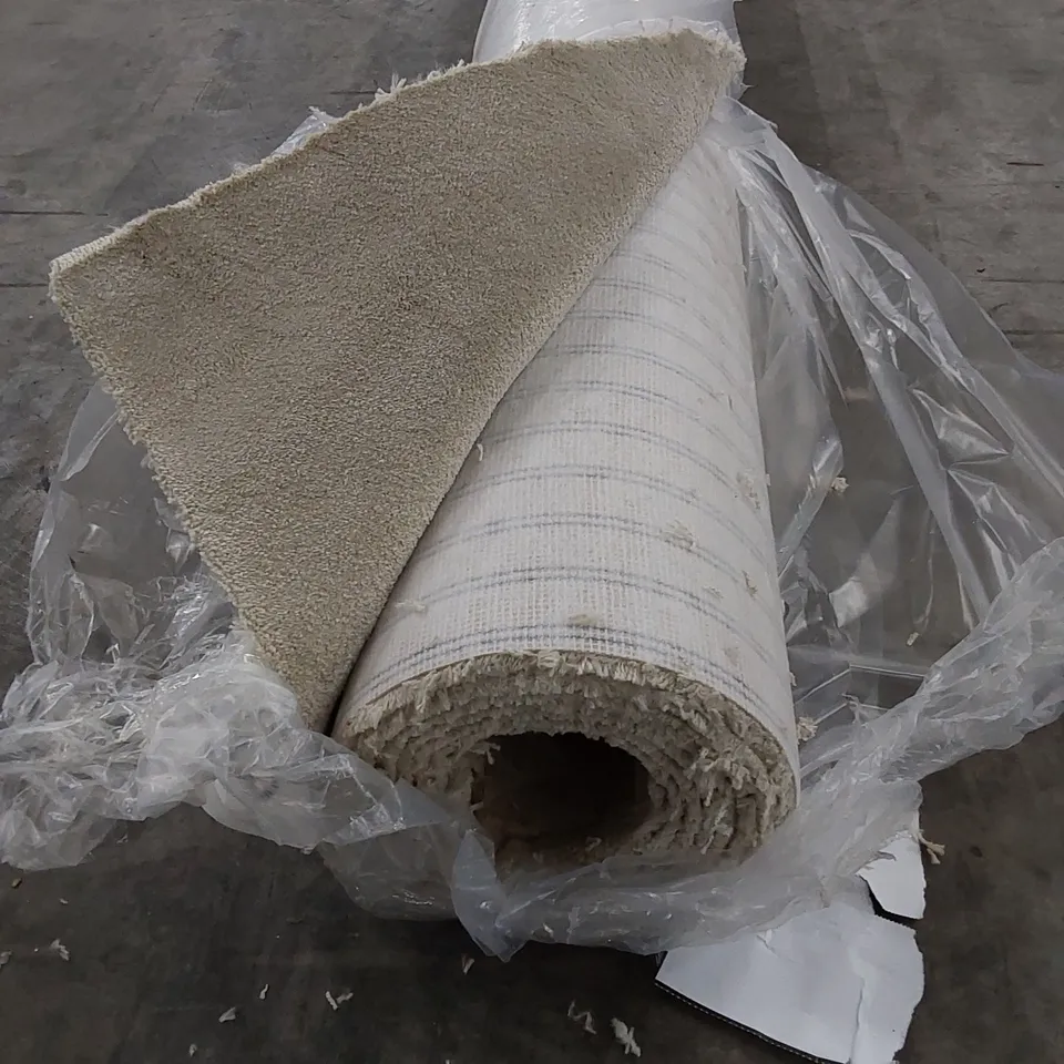 ROLL OF QUALITY VIVID OPULENCE CARPET // SIZE: APPROXIMATELY 4.3 X 4m