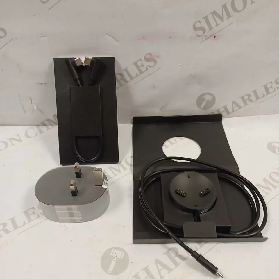 META QUEST PRO COMPACT CHARGING DOCK - BLACK 