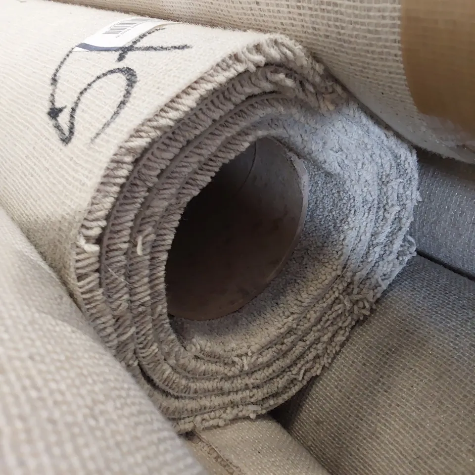 ROLL OF QUALITY LAKELAND HERDWICK CARPET APPROXIMATELY 5M × 2.21M