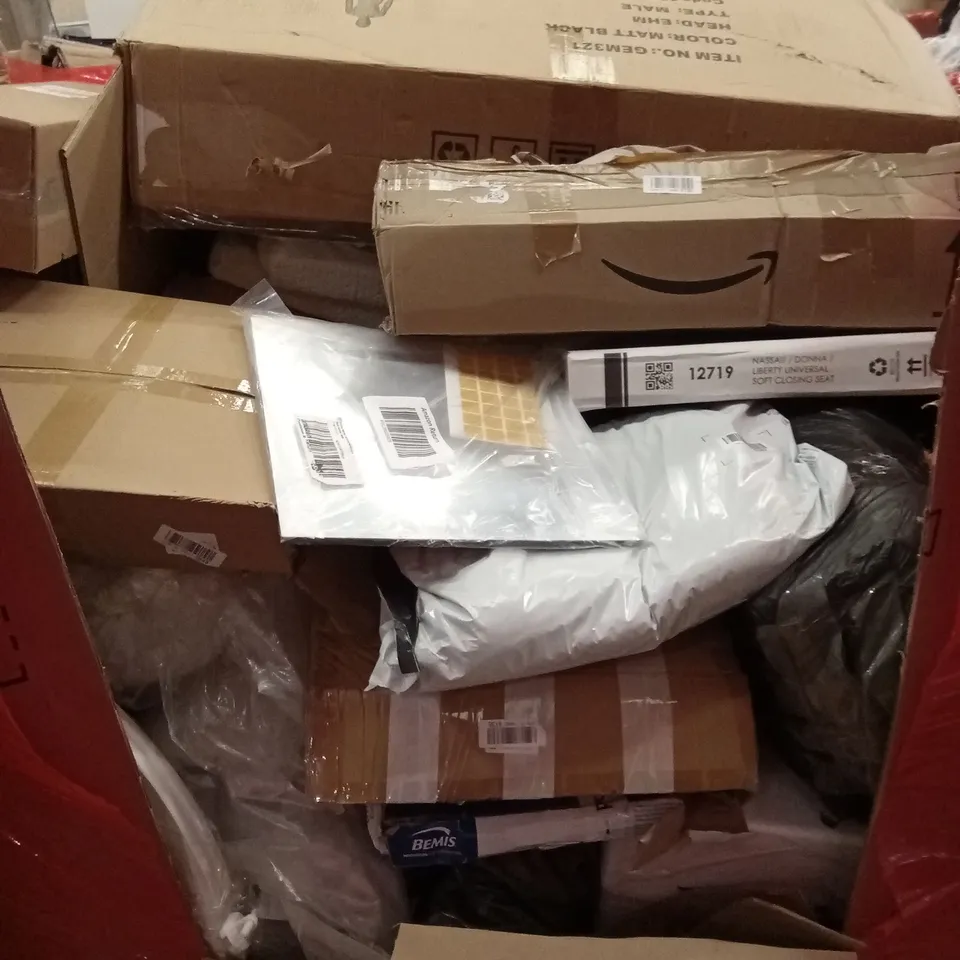 PALLET OF ASSORTED HOUSEHOLD GOODS AND PRODUCTS TO INCLUDE; SQUARE RAINFALL SHOWERHEAD, SLIMLINE HEATER, KIRBY STANDALONE, TOILET SEATS ETC