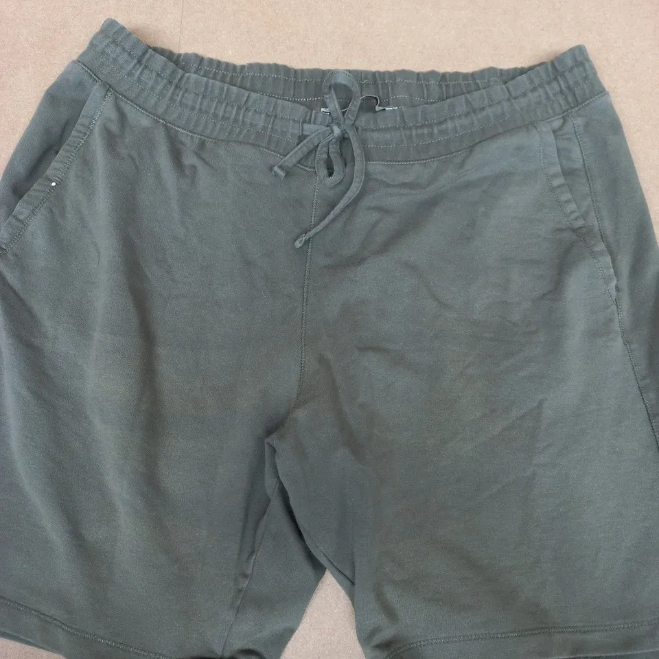 MNG DARK GREEN SHORTS WITH DRAWSTRING AND ELASTIC WAISTBAND SIZE XL