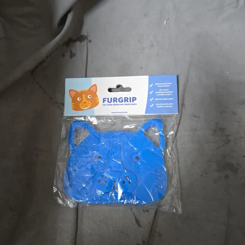 BOX OF APPROXIMATELY 200 FURGRIP CAT LAUNDRY PET HAIR REMOVERS 