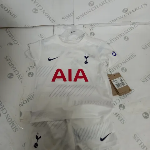 TOTTENHAM HOTSPUR HOME SHIRT AND SHORTS WITH JESSE 1 SIZE 24-36 MONTHS