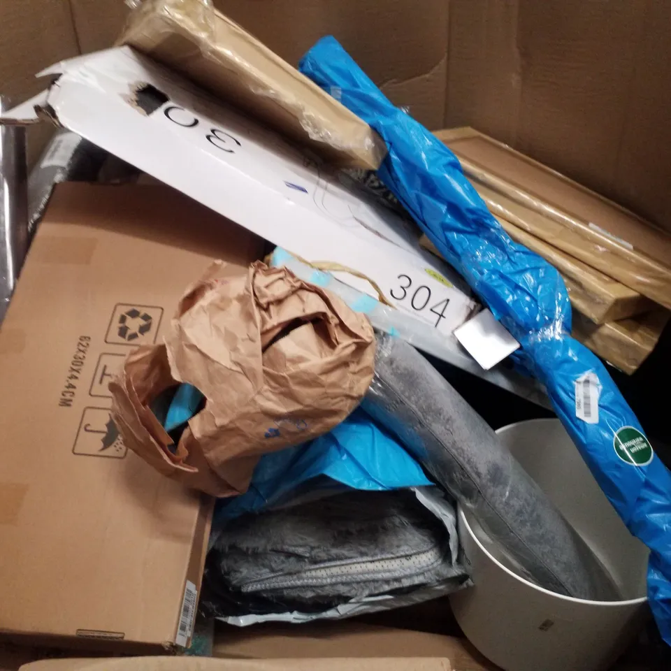 PALLET CONTAINING ASSORTED PRODUCTS INCLUDING OFFICE CHAIR, TRUNKI SUITCASE, TRADITIONAL TABLETOP EASEL, LED CEILING LIGHT & TENSION ROD