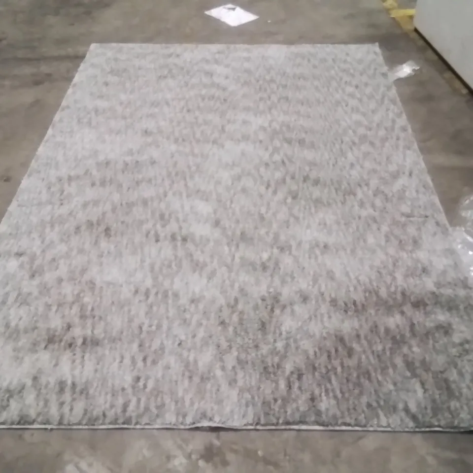 QUALITY DESIGNER AREA RUG - APPROXIMATELY 230X160CM