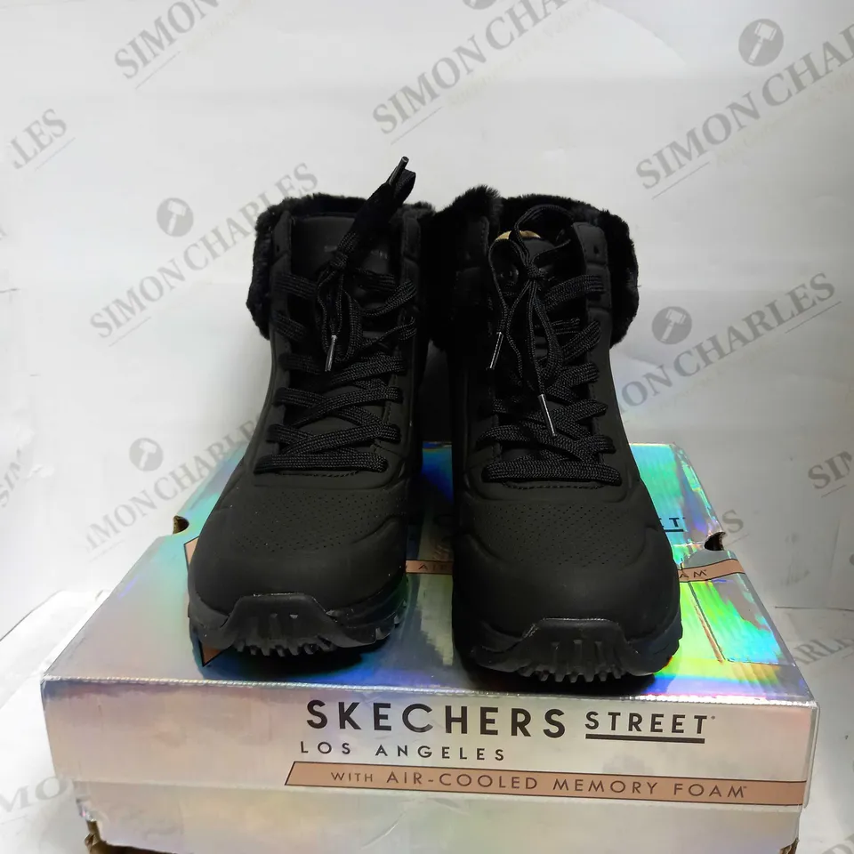 SKECHERS TRAINER BOOTS UK SIZE 6.5