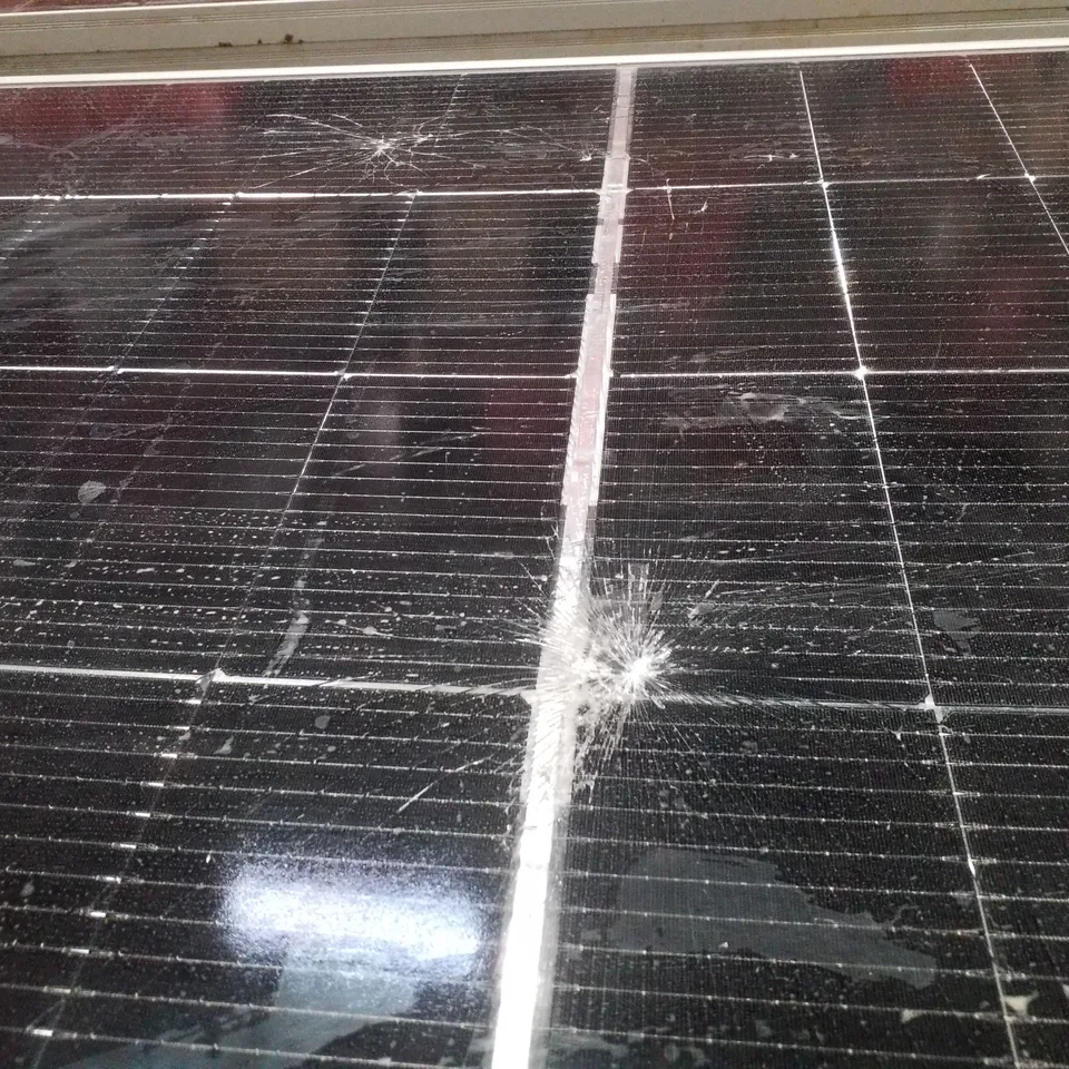 PALLET CONTAINING 30 SOLAR PANELS