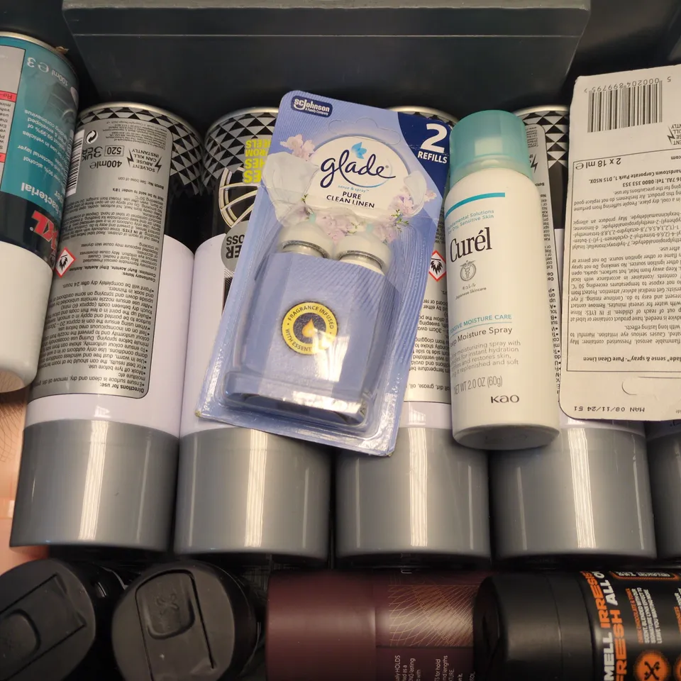 APPROXIMATELY 15 ASSORTED AEROSOLS TO INCLUDE ALLOY WHEEL SPRAY PAINT, LYNX DARK TEMPTATION, HAIRSPRAY, ETC - COLLECTION ONLY