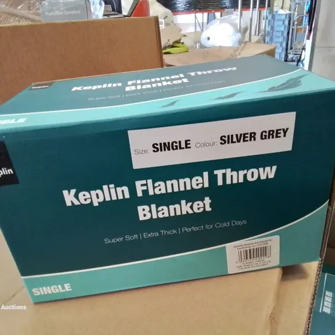 BOXED KEPLIN FLANNEL THROW IN SILVER/GREY SINGLE SIZE