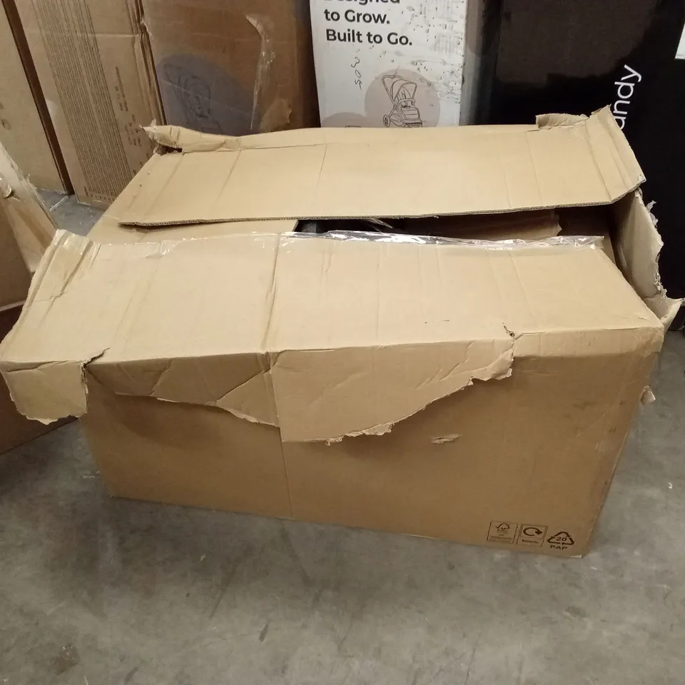 BOXED OYSTER 4 STROLLER SET; INCLUDES STROLLER, CARRYCOT AND CAR SEAT (4 BOXES)
