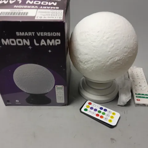 BOXED MOON LAMP