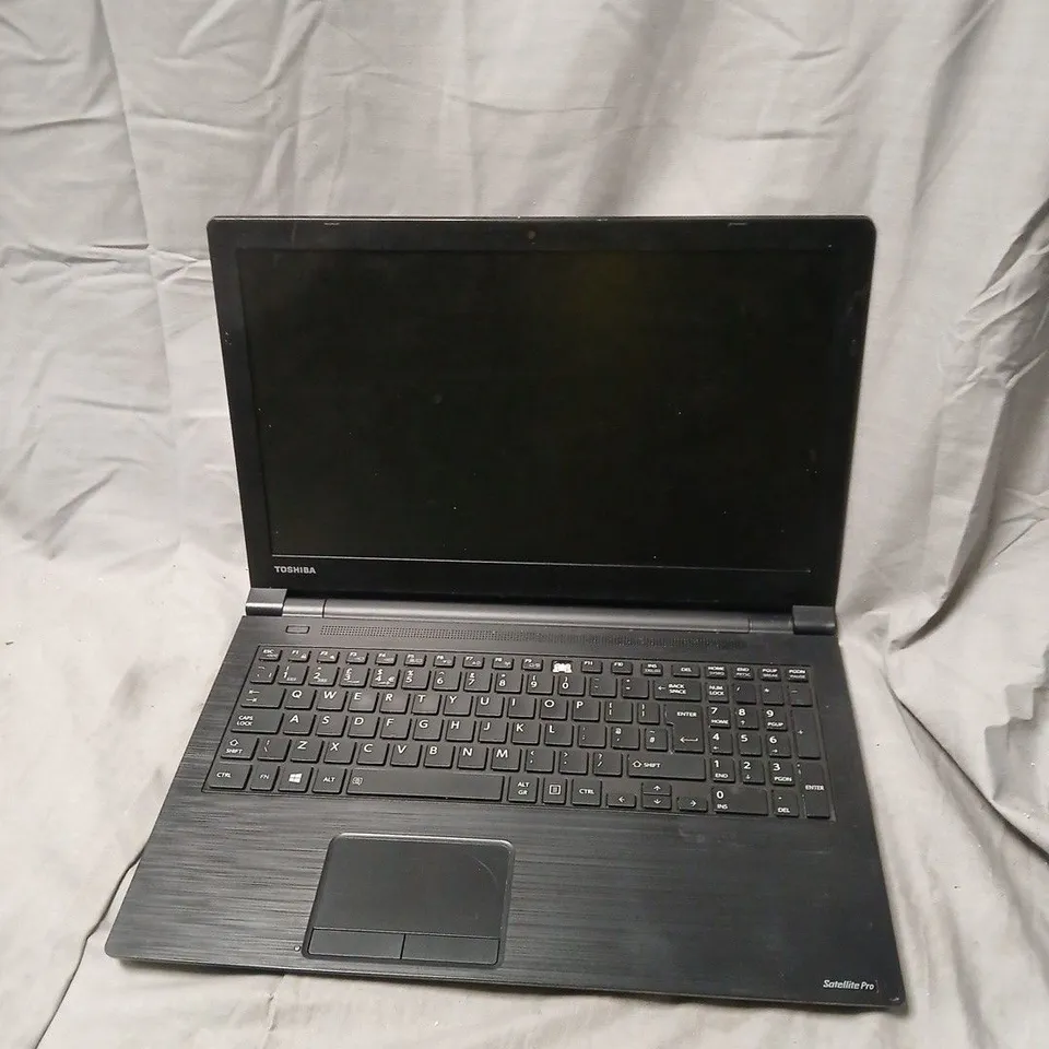 TOSHIBA SATELLITE PRO R50-C LAPTOP