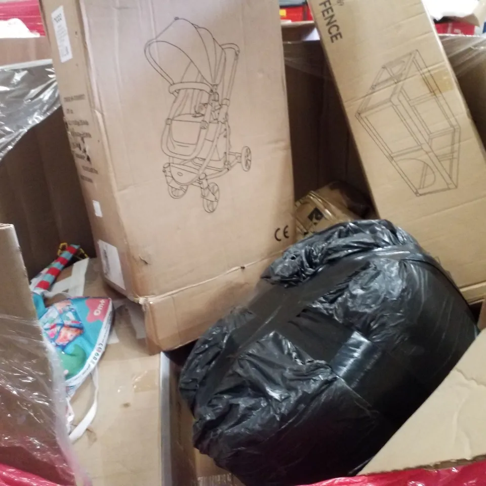 PALLET CONTAINING ASSORTED PRODUCTS INCLUDING STROLLER & PLAY FENCES