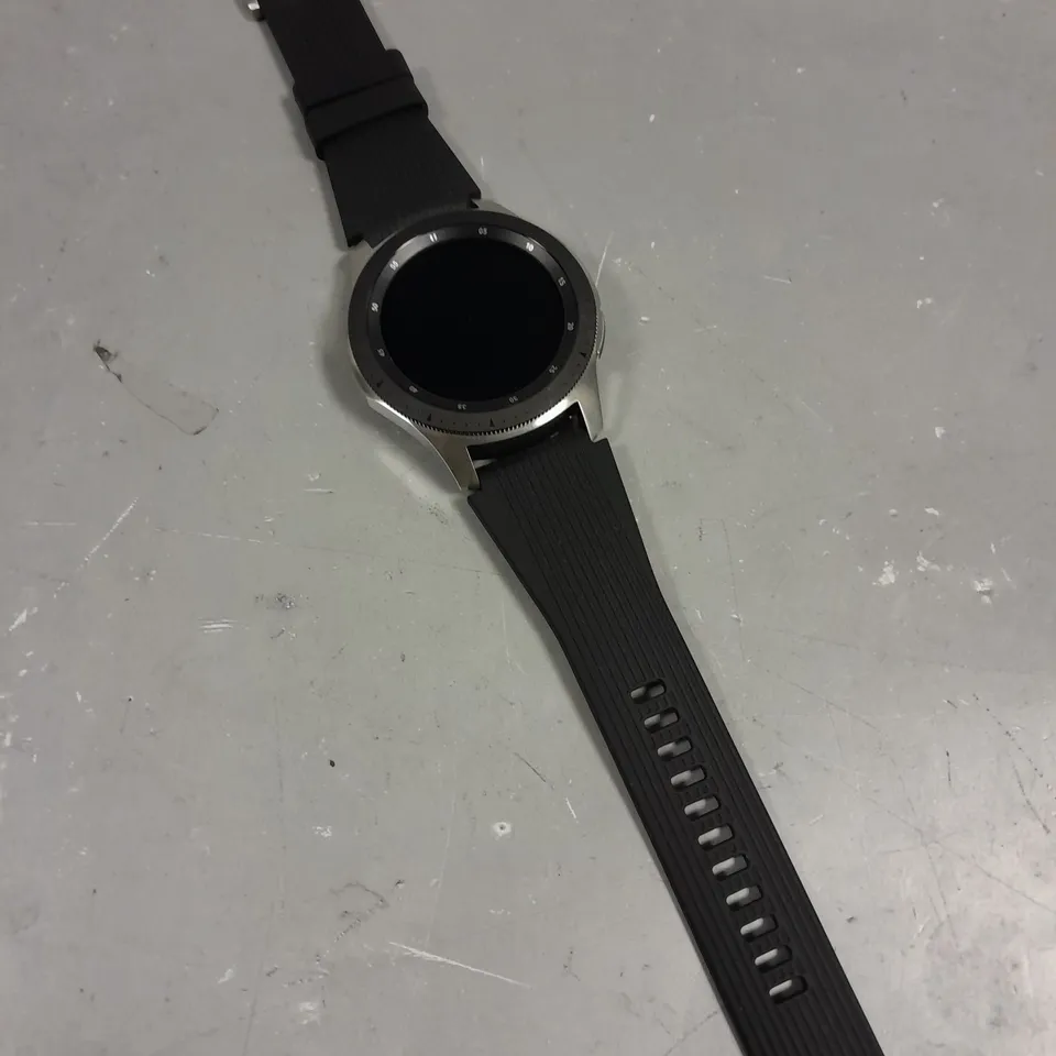 SAMSUNG GALAXY SMARTWATCH - SM-R800X