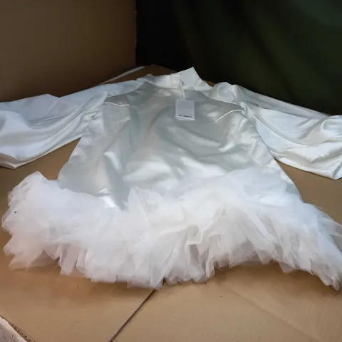 FOREVER UNIQUE WHITE SATIN/NET DETAILED STATEMENT MIDI DRESS - SIZE 8