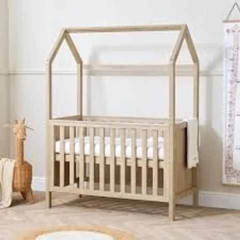 BOXED TUTTI BAMBINI CASA 3-IN-1 MINI COT BED - HARVEST OAK FINISH (1 BOX)