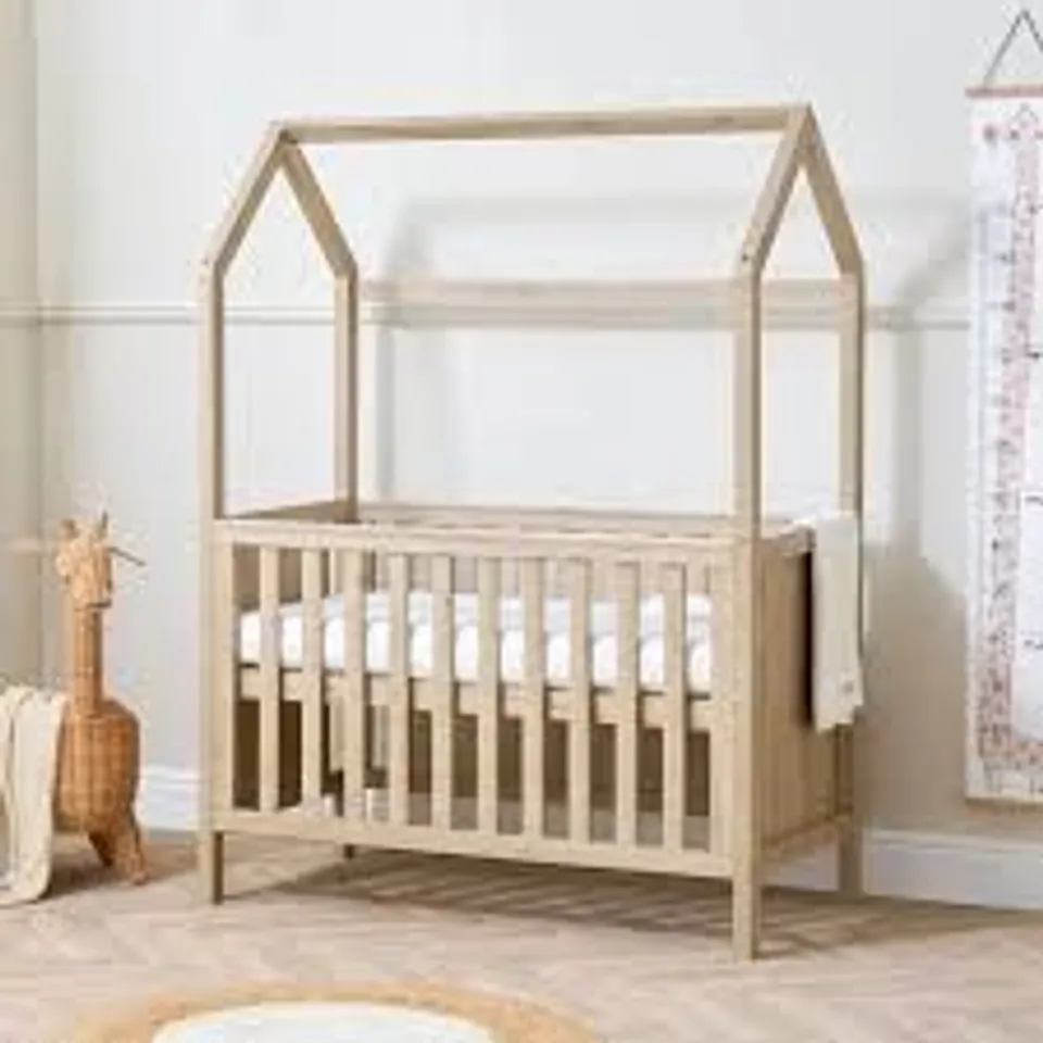 BOXED TUTTI BAMBINI CASA 3-IN-1 MINI COT BED - HARVEST OAK FINISH (1 BOX)