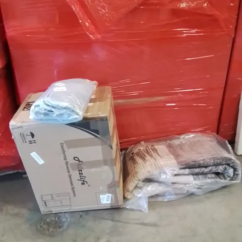 PALLET OF ASSORTED HOUSEHOLD GOODS AND PRODUCTS TO INCLUDE;OSMOSIS COUNTERTOP UNIT,AREA RUG,BATHMAT 