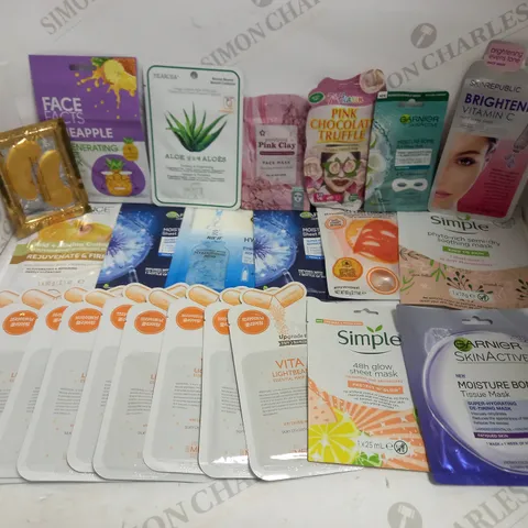 LOT OF APPROXIMATELY 25 ASSORTED FACE MASKS