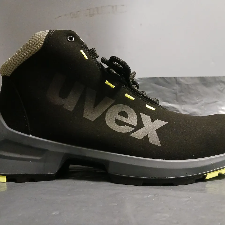 BOXED PAIR OF UVEX SAFETY SHOES IN BLACK/LIME SIZE UK 12