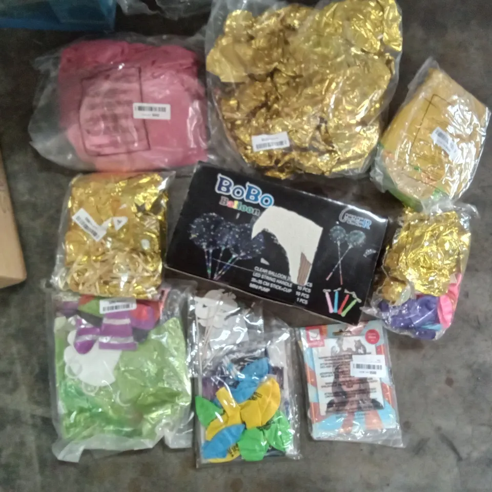 PALLET OF APPROXIMATELY 25 BOXES OF BALLOONS AND PARTY ACCESSORIES 
