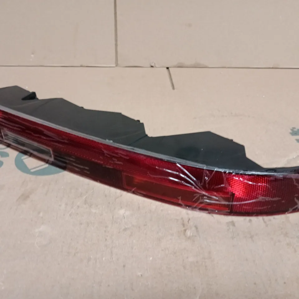 CAR TAIL LIGHT REAR LAMP UNIT - MODEL UNSPECIFIED 