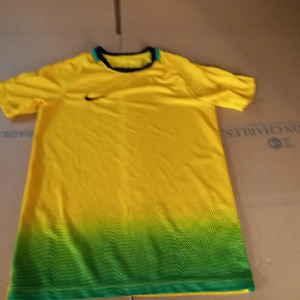 NIKE YELLOW T-SHIRT - M
