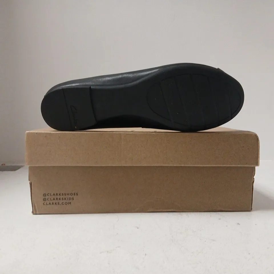 BOXED PAIR OF CLARKS SCALA BLOOM SHOES IN BLACK SIZE UK 5