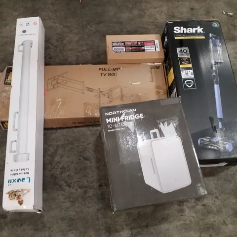 PALLET OF ASSORTED PRODUCTS INCLUDING 10L MINI FRIDGE, RETRACTABLE SAFETY GATE, FULL-MOTION SINGLE ARM TV WALL MOUNT, RODENT PROOFING AIR BRICK COVER, CORDLESS STICK VACUUM