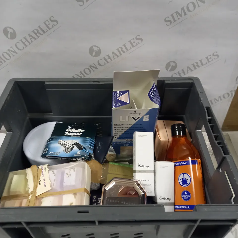 LOT TO CONTAIN APPROXIMATELY 20 ASSORTED BODY CARE AND BEAUTY PRODUCTS, INCLUDES SHOWER GEL, RAZORS & MAKEUP