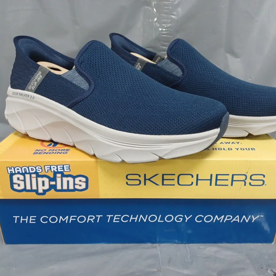 BOXED PAIR OF SKECHERS MEN'S SLIP-IN TRAINERS IN NAVY SIZE 8