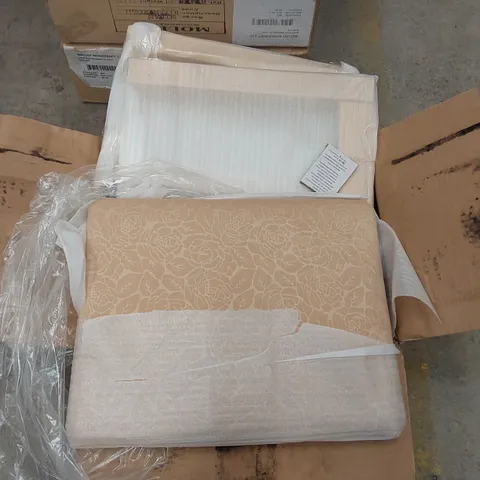 BOXED MOLLOY WOODCRAFT BIRCH STOOL